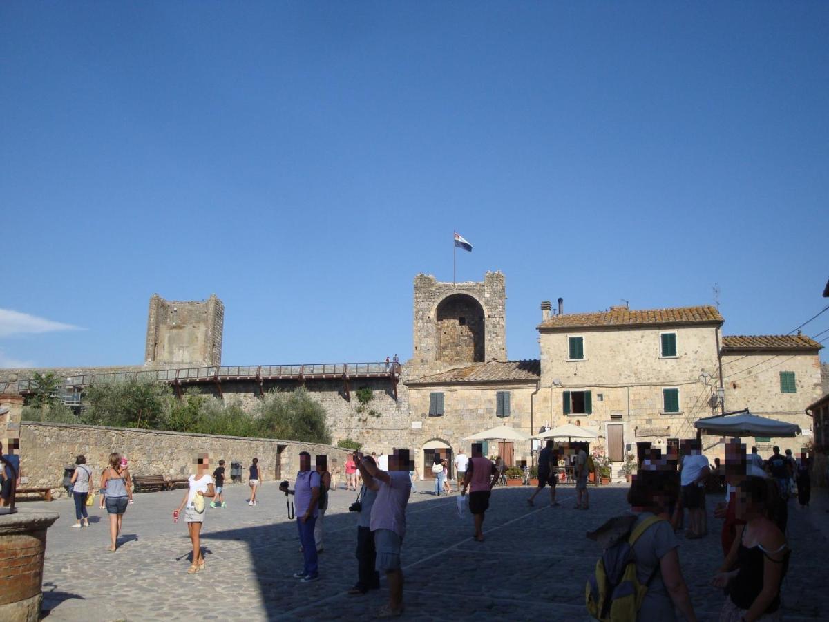 Hotel Sognare Nel Castello Monteriggioni Exterior foto