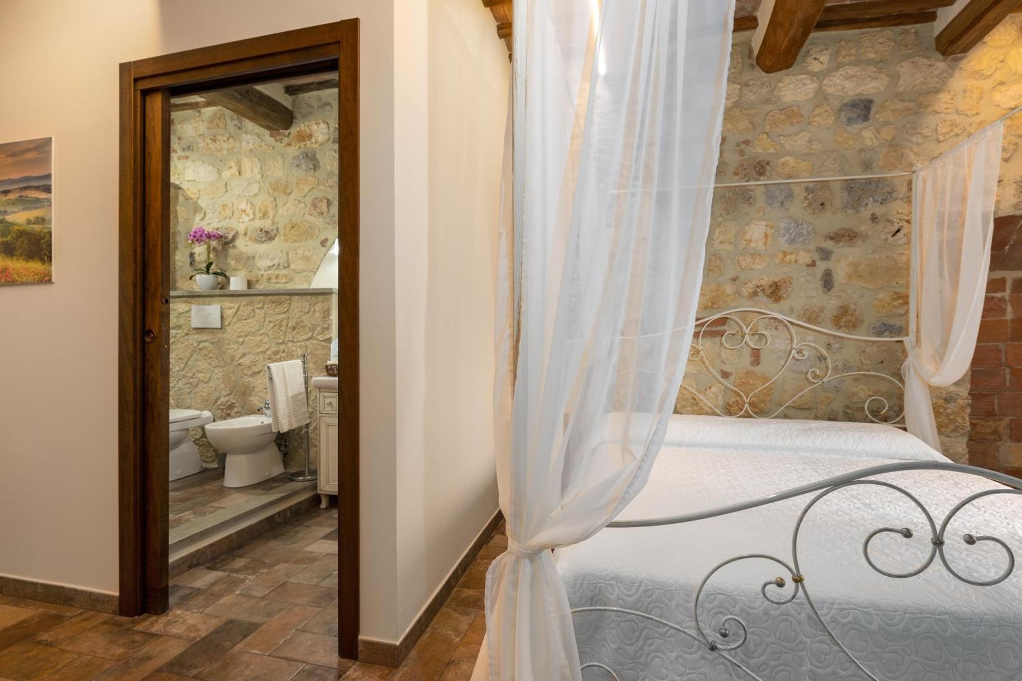 Hotel Sognare Nel Castello Monteriggioni Exterior foto